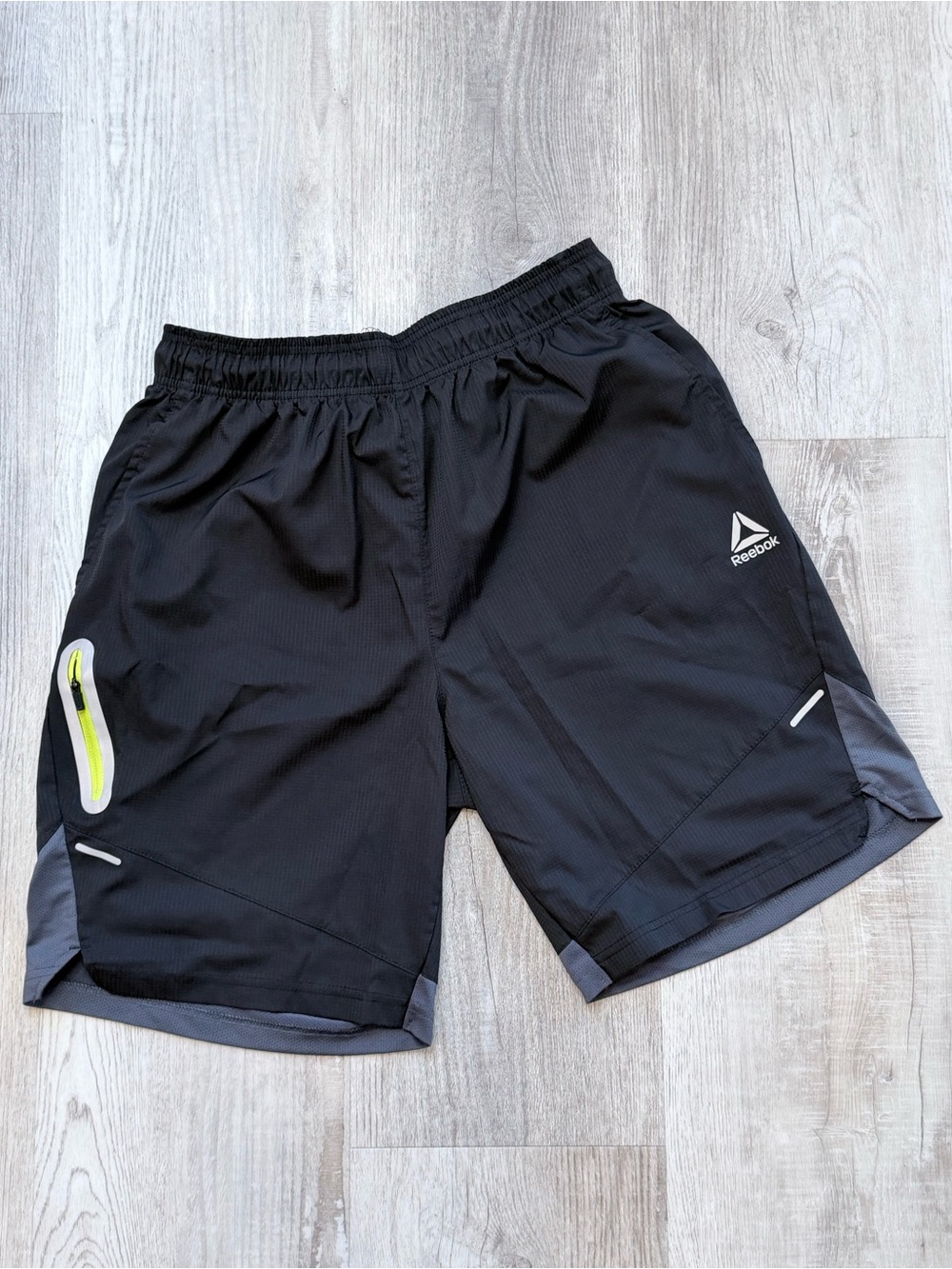 Reebok Men's Black & Grey Woven Athletic Gym Shorts - Size L